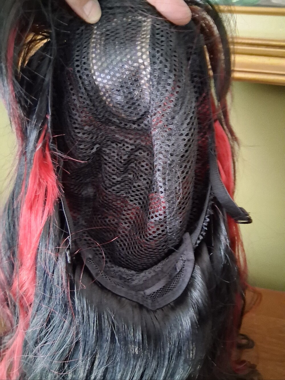 Women’s Long Wavy Synthetic Wig in Burgundy & Black - Picture 5 of 5